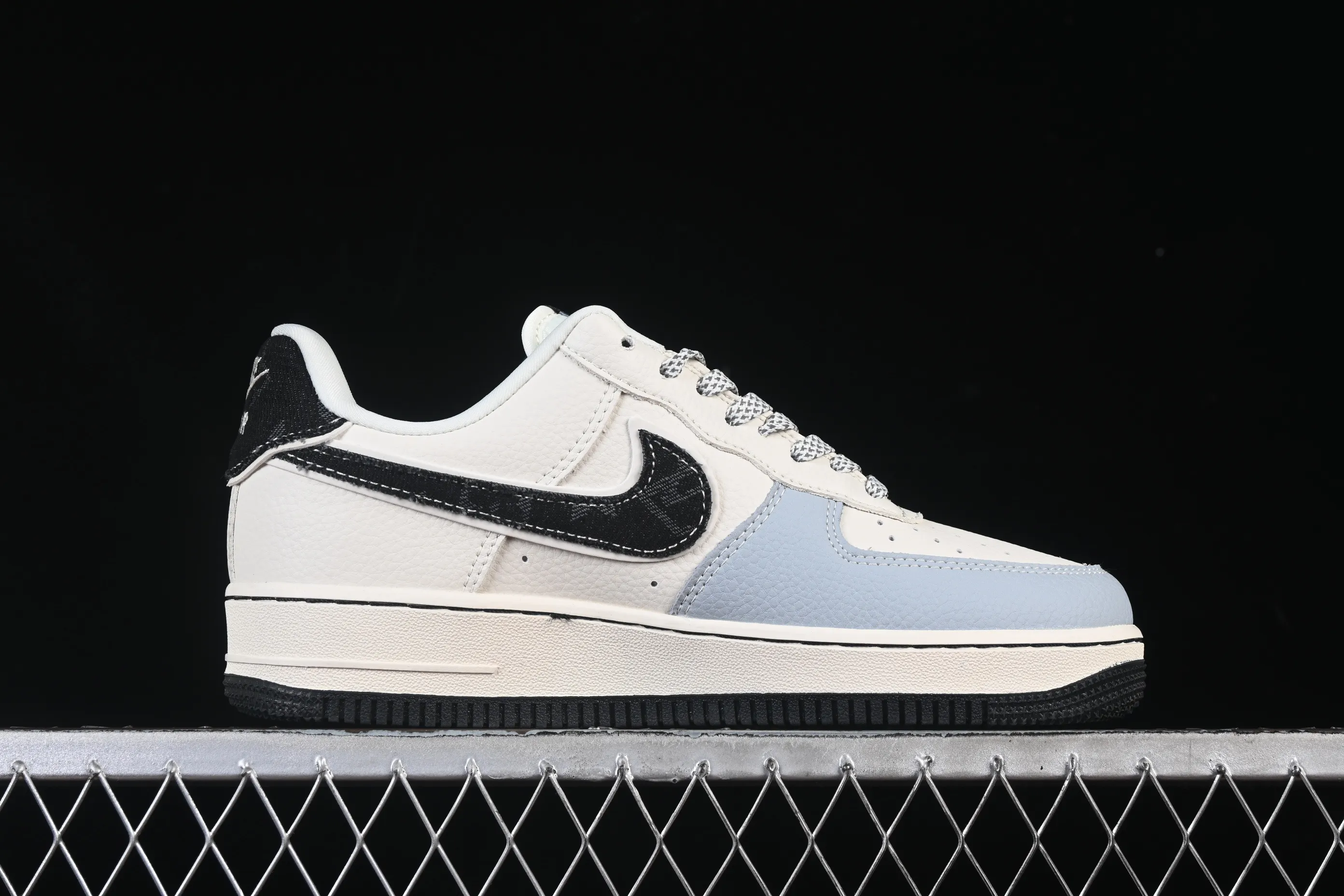 All categories Nk Air Force 1 Air Force series Nk Air Force 1 Low Air Force low top Nike Air Force 1'07 Low joint beige denim hook Air Force 1 low top casual sneakers DD1982-320